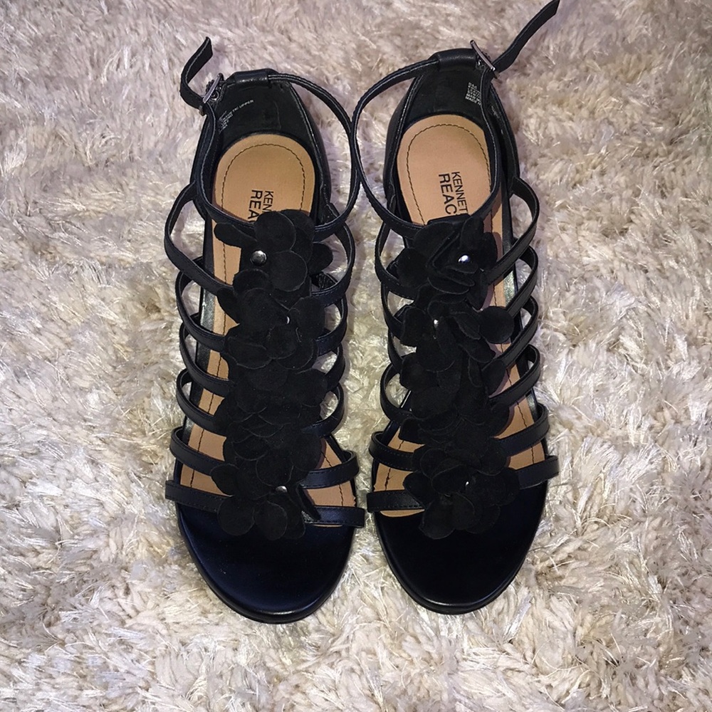 Kenneth Cole Reaction Black heels